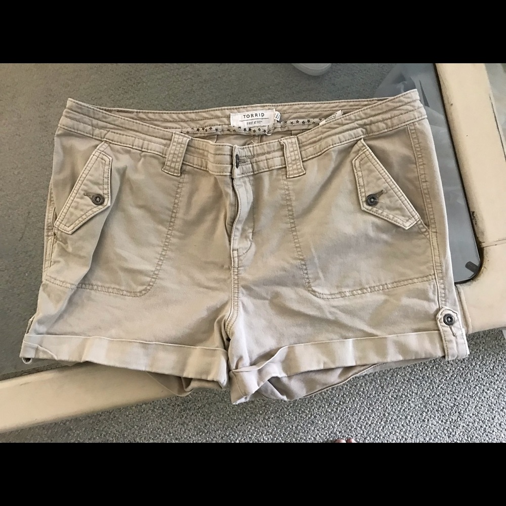 Khaki shorts plus